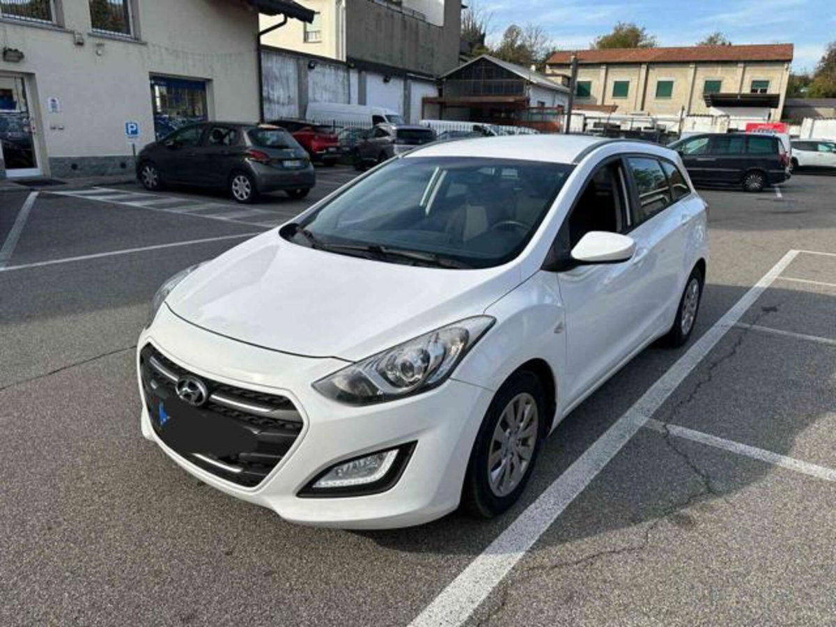 Hyundai i30 Station Wagon 1.6 CRDi Classic (2)