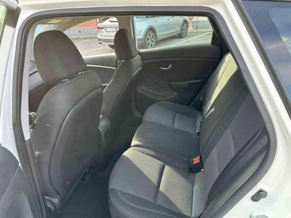 Hyundai i30 Station Wagon 1.6 CRDi Classic (8)