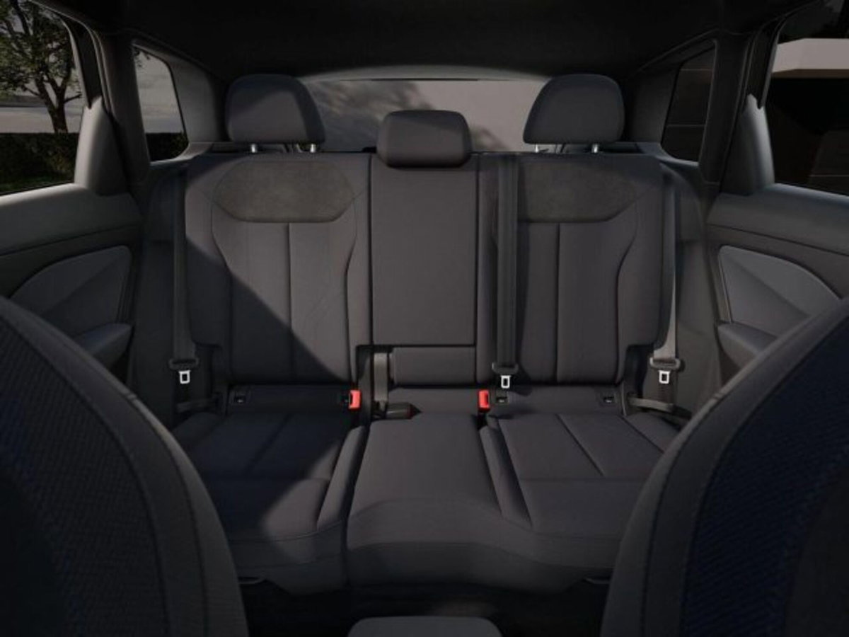 Audi Q3 2.0 TDI 150 CV S tronic S line Edition (9)