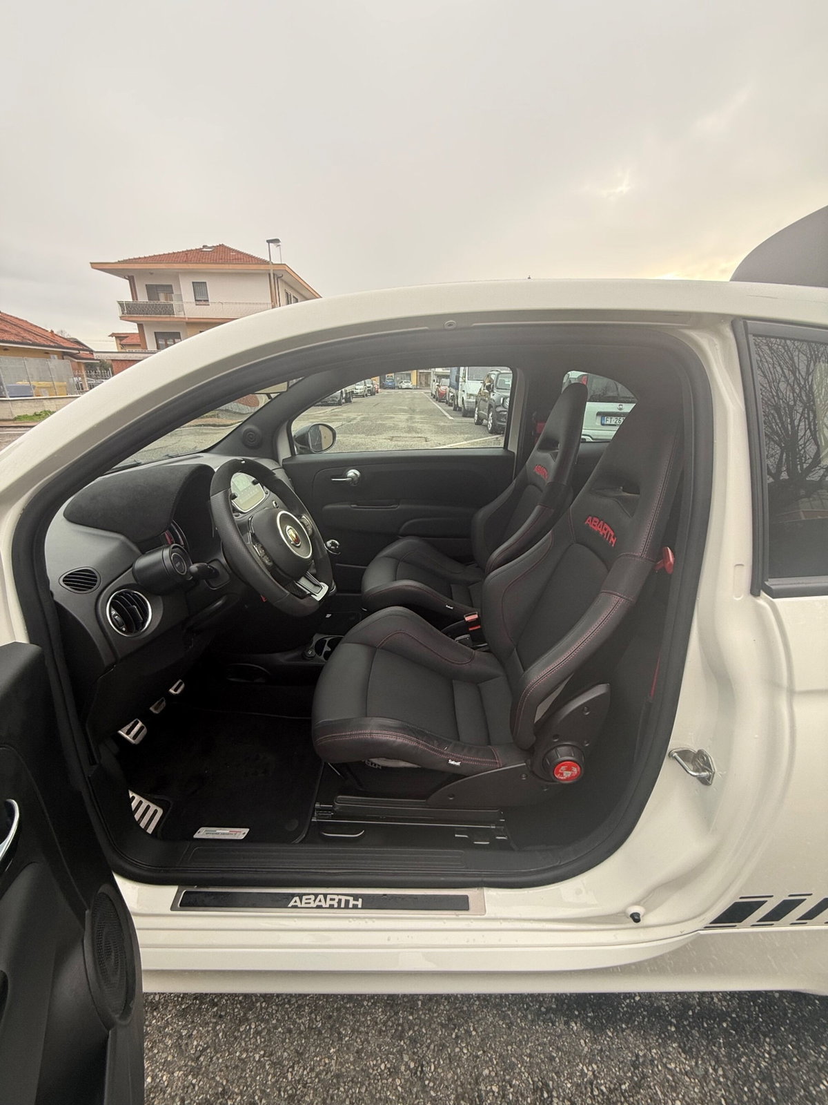 Abarth 595 595 1.4 Turbo T-Jet 180 CV Esseesse (9)
