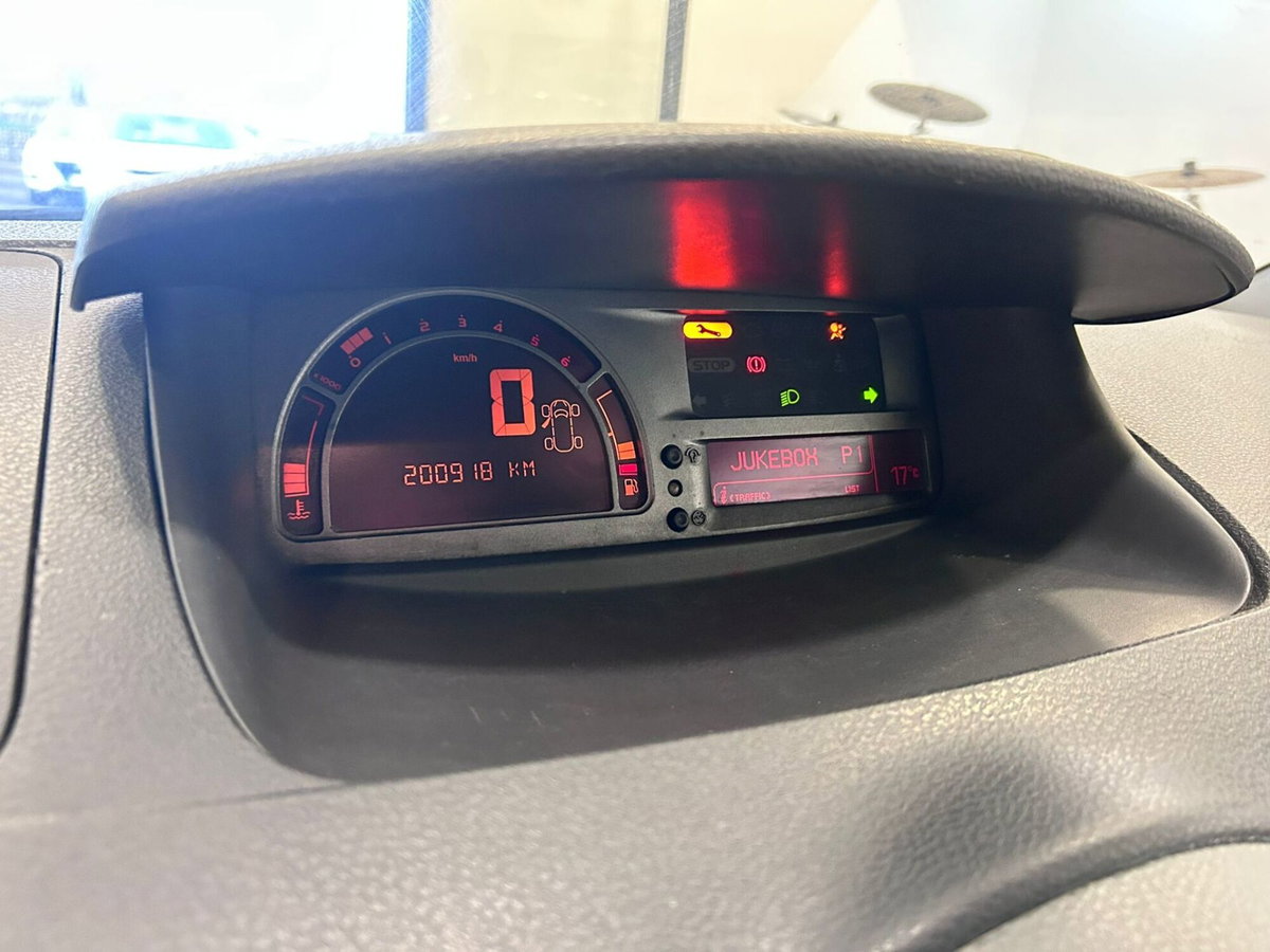 Renault Modus 1.5 dCi 85CV Dynamique (12)