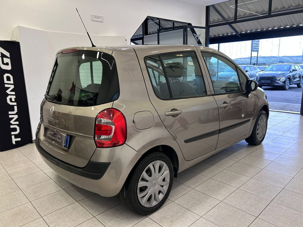 Renault Modus 1.5 dCi 85CV Dynamique (4)