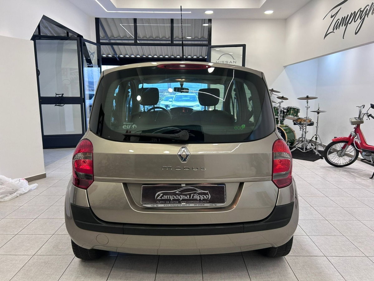 Renault Modus 1.5 dCi 85CV Dynamique (6)