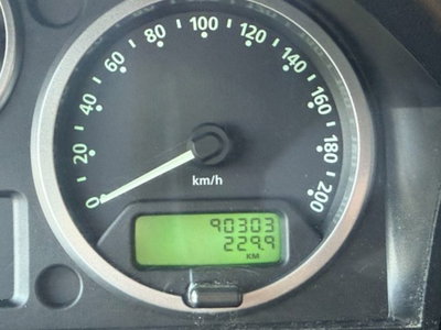Land Rover Defender 90 2.2 TD4 Station Wagon N1 (10)