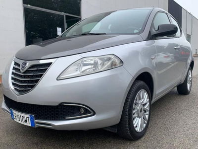 Lancia Ypsilon 0.9 TwinAir 85 CV 5 porte Metano Ecochic Gold