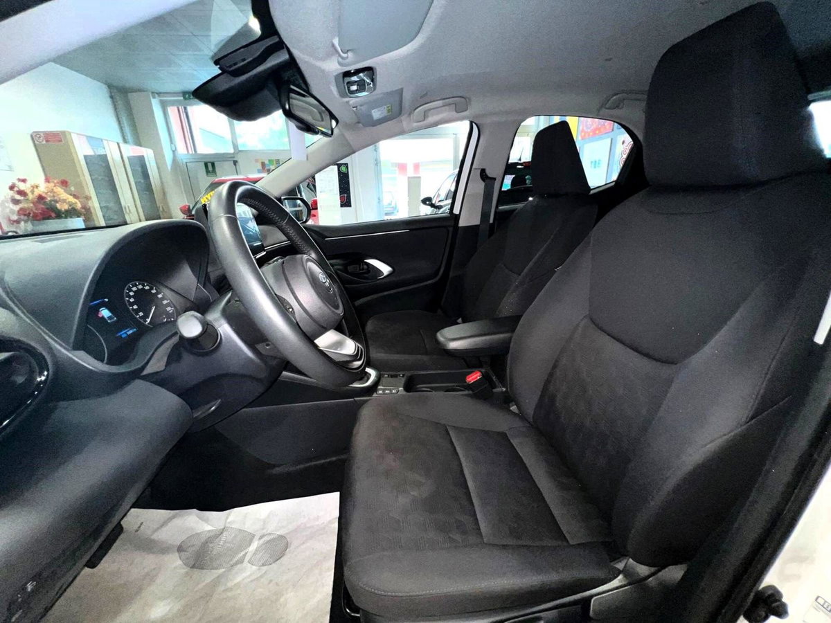 Toyota Yaris 1.5 Hybrid 5 porte Energy (11)