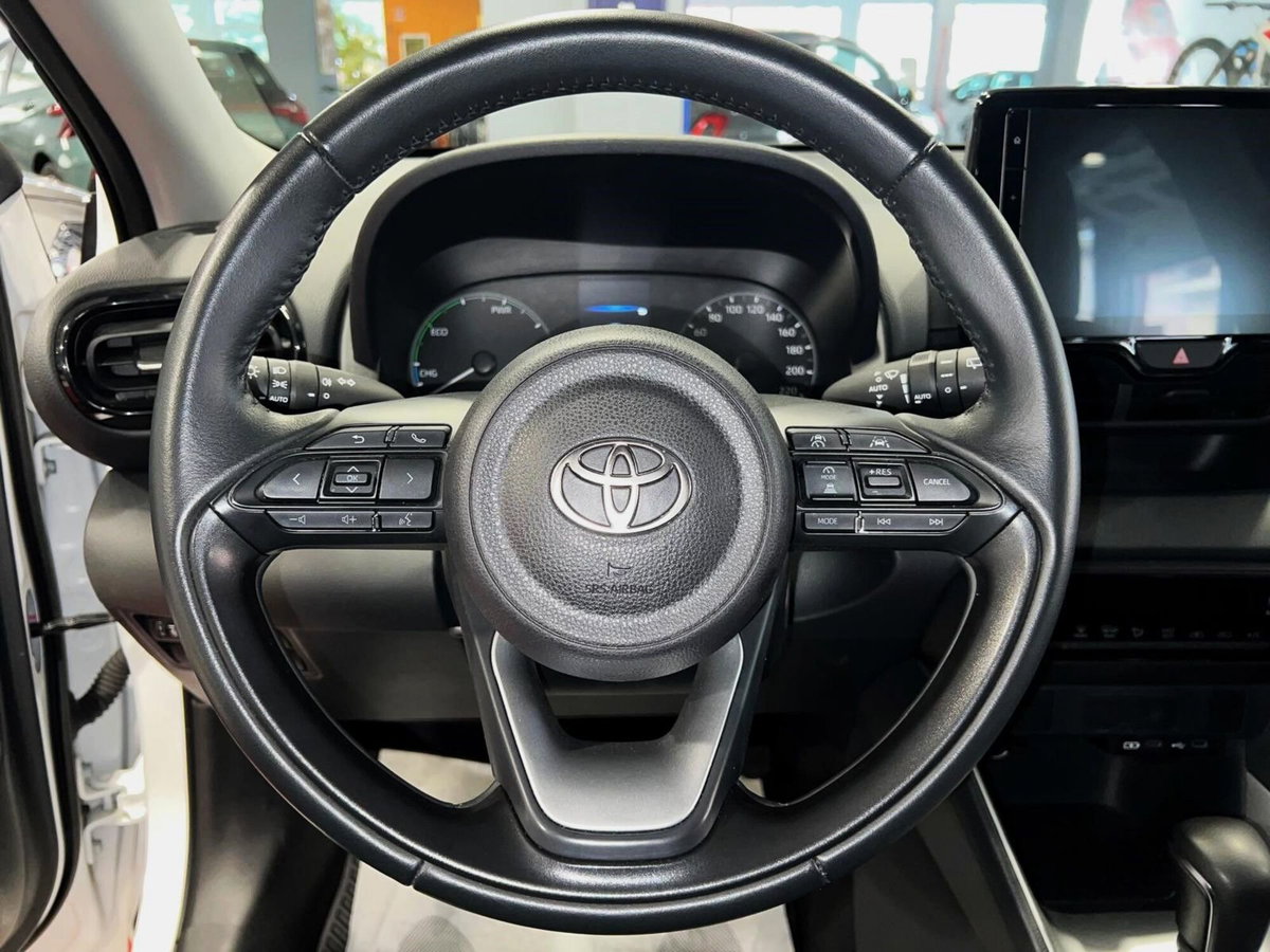 Toyota Yaris 1.5 Hybrid 5 porte Energy (12)