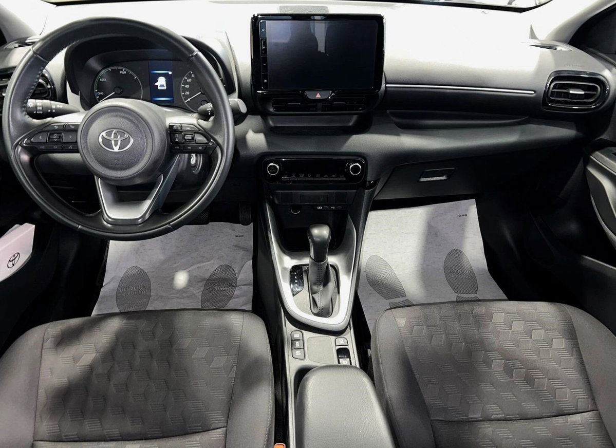 Toyota Yaris 1.5 Hybrid 5 porte Energy (17)