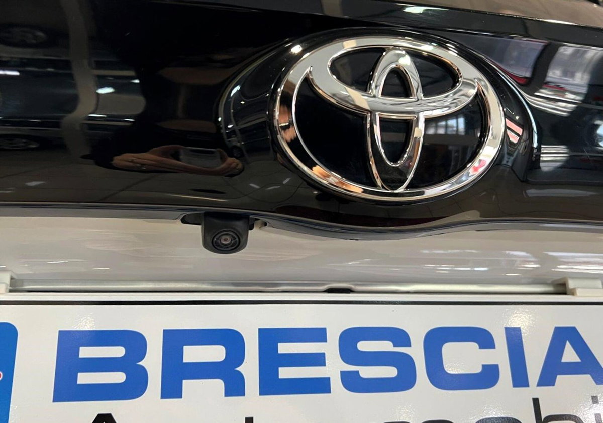 Toyota Yaris 1.5 Hybrid 5 porte Energy (8)