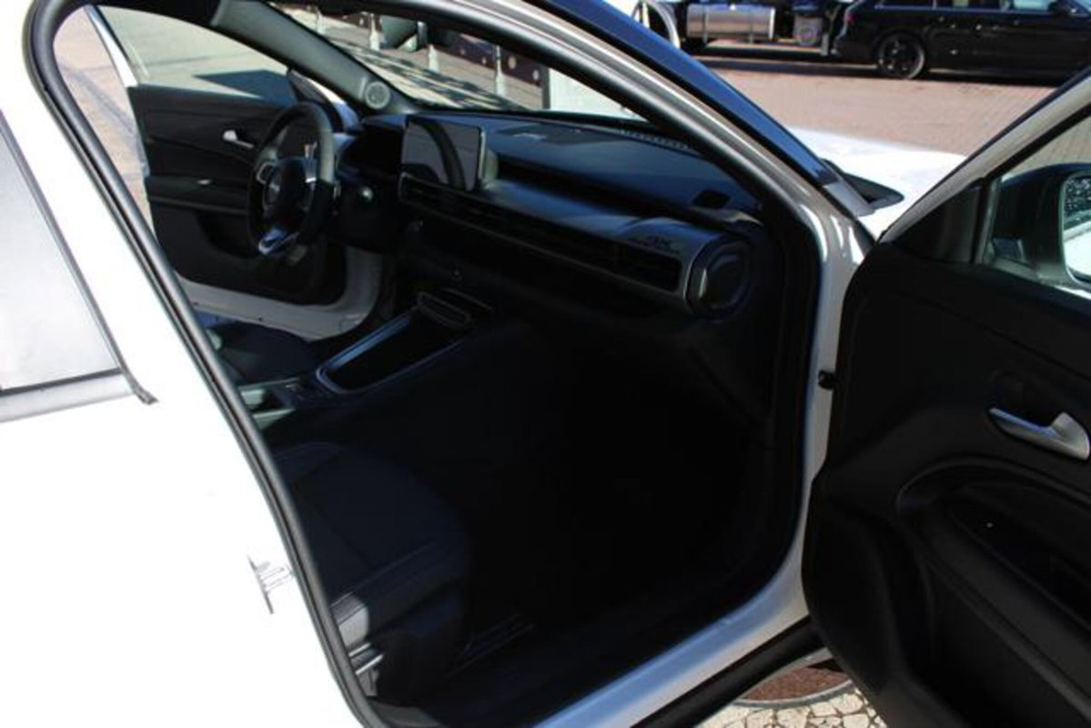 Jeep Avenger 1.2 turbo e-hybrid mhev Upland 4xe 145cv edct6 (17)