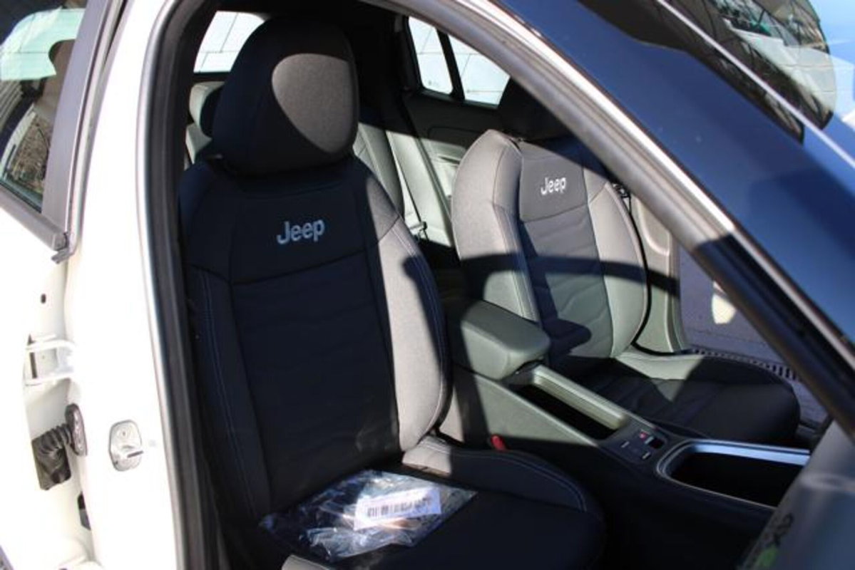 Jeep Avenger 1.2 turbo e-hybrid mhev Upland 4xe 145cv edct6 (18)