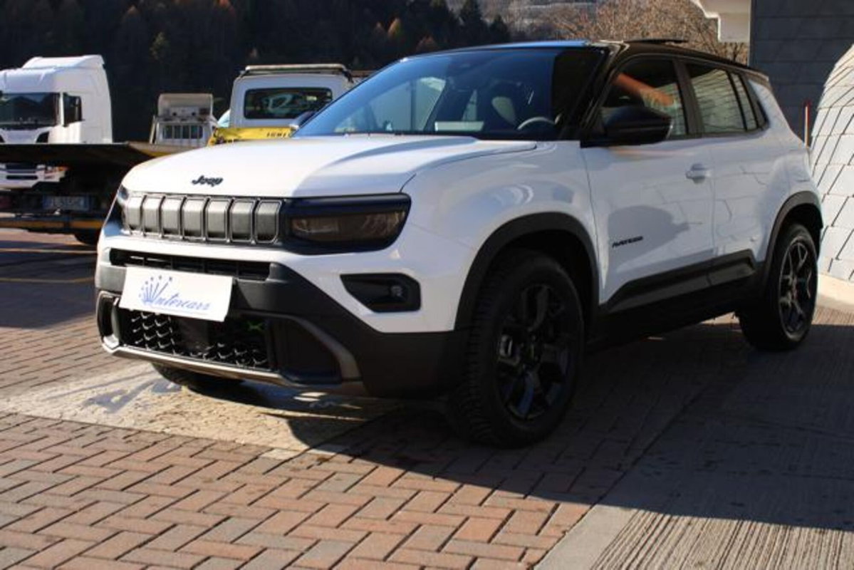 Jeep Avenger 1.2 turbo e-hybrid mhev Upland 4xe 145cv edct6 (5)