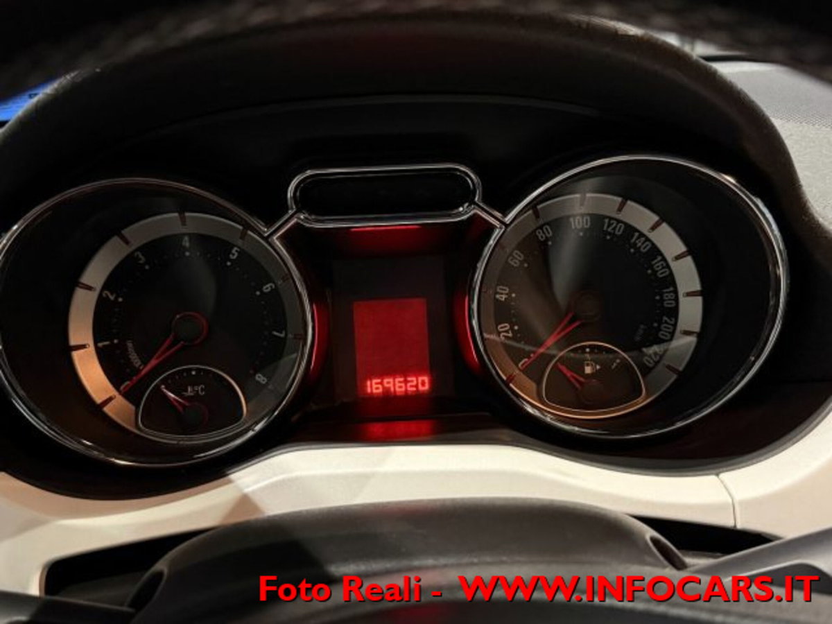 Opel Adam 1.2 70 CV Jam (11)