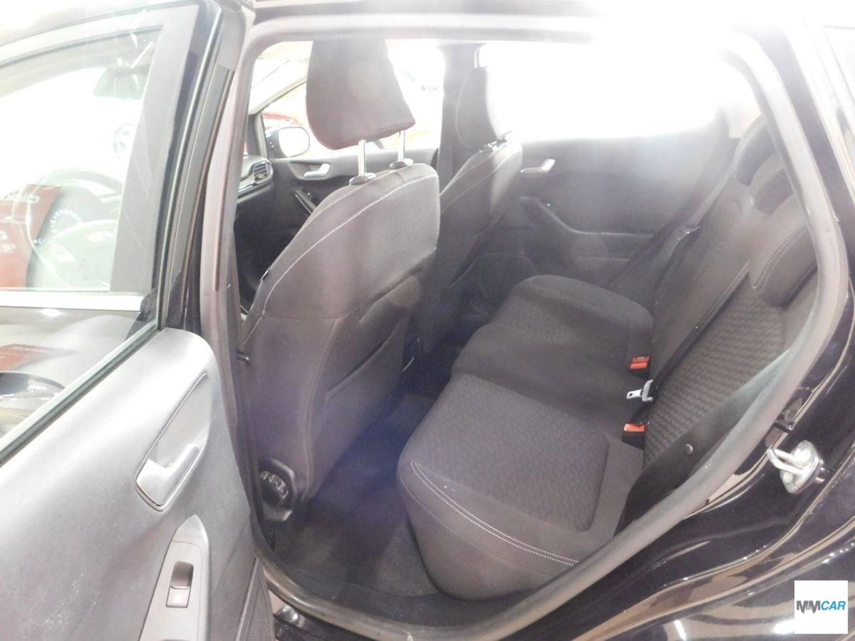 Ford Fiesta 1.1 75 CV 5 porte Titanium (7)
