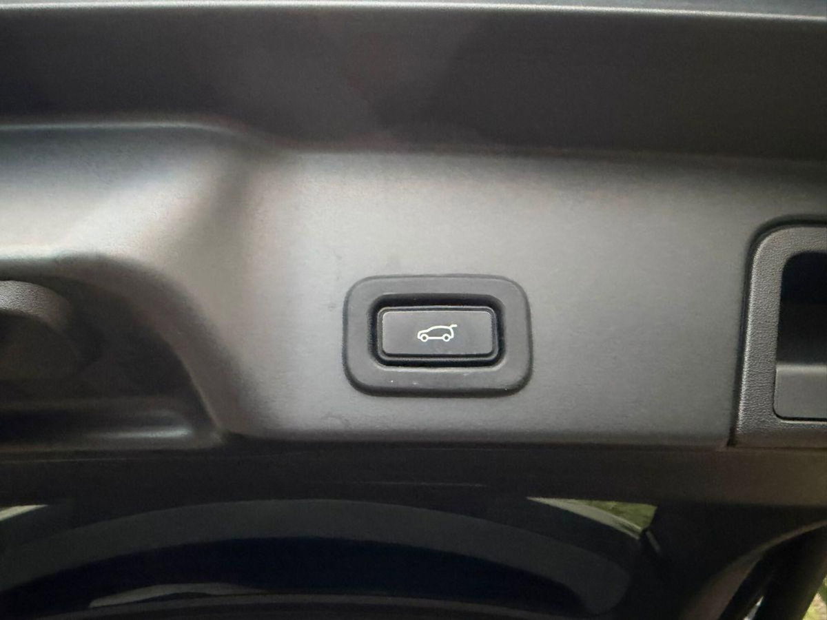 Land Rover Range Rover Evoque 2.0D I4 180 CV AWD Auto R-Dynamic (17)
