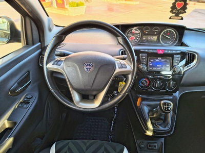 Lancia Ypsilon 1.2 69 CV 5 porte GPL Ecochic Gold (14)
