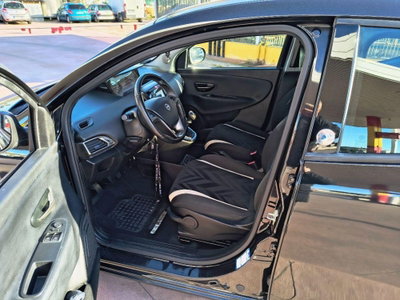 Lancia Ypsilon 1.2 69 CV 5 porte GPL Ecochic Gold (16)