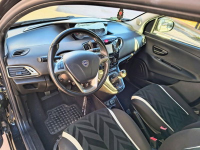 Lancia Ypsilon 1.2 69 CV 5 porte GPL Ecochic Gold (17)