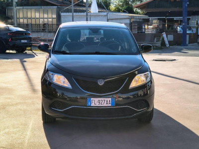 Lancia Ypsilon 1.2 69 CV 5 porte GPL Ecochic Gold (2)