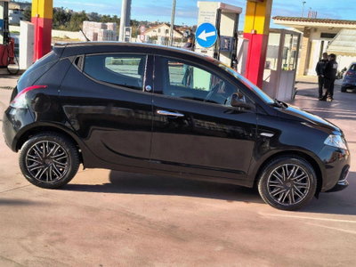 Lancia Ypsilon 1.2 69 CV 5 porte GPL Ecochic Gold (8)