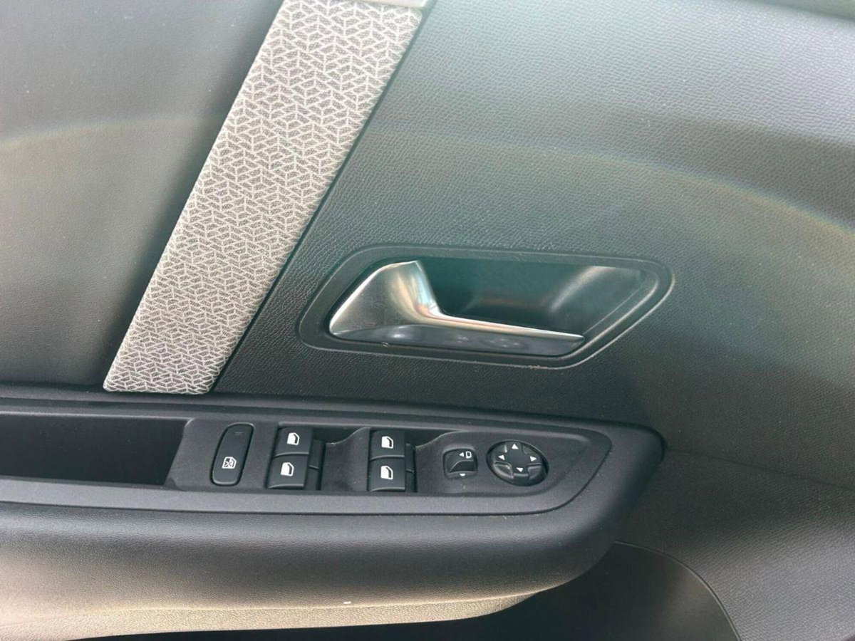 Citroen C4 BlueHDi 110 S&S Feel (12)