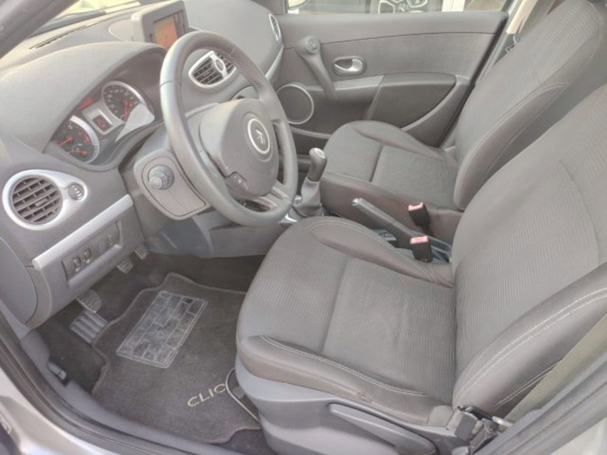 Renault Clio 1.2 16V 5 porte Dynamique (7)