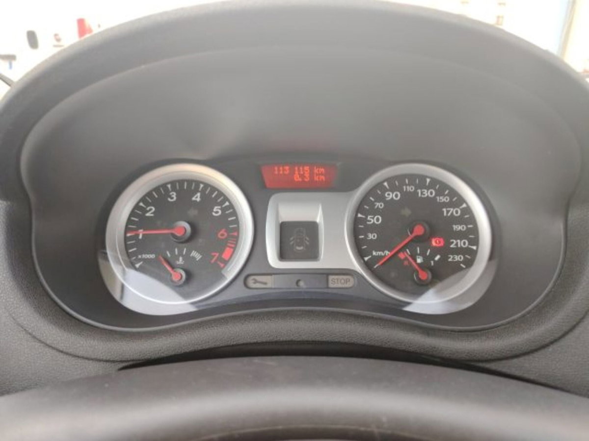 Renault Clio 1.2 16V 5 porte Dynamique (9)