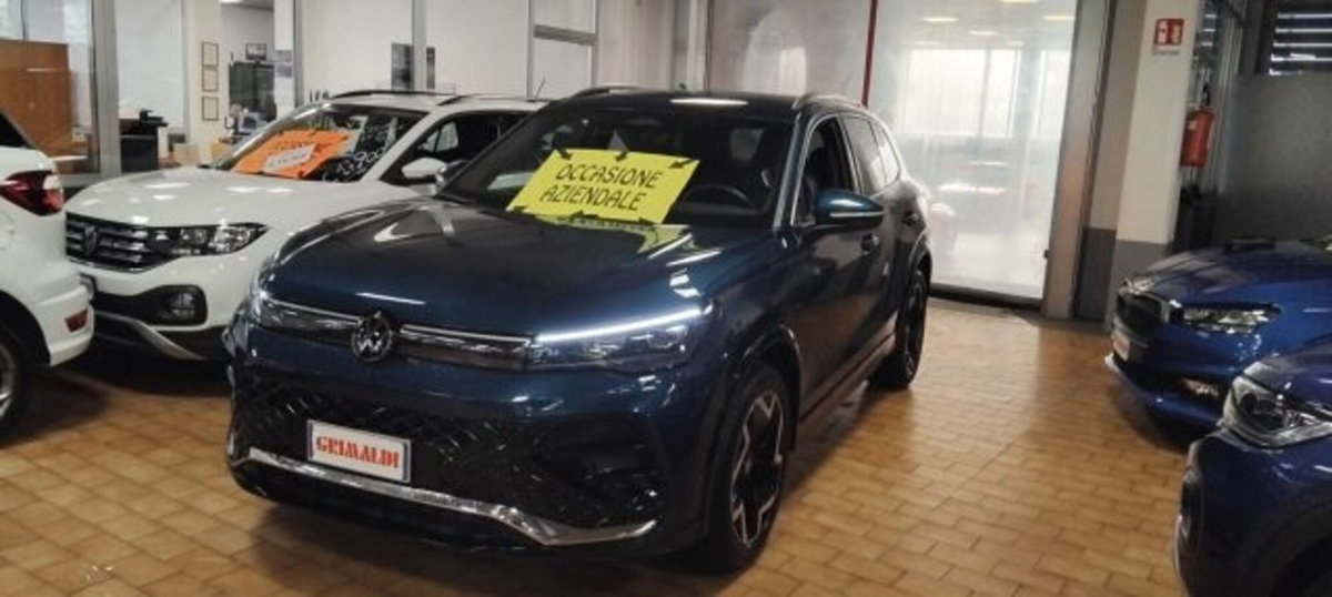 Volkswagen Tiguan Allspace 2.0 tdi R-Line 150cv dsg (4)