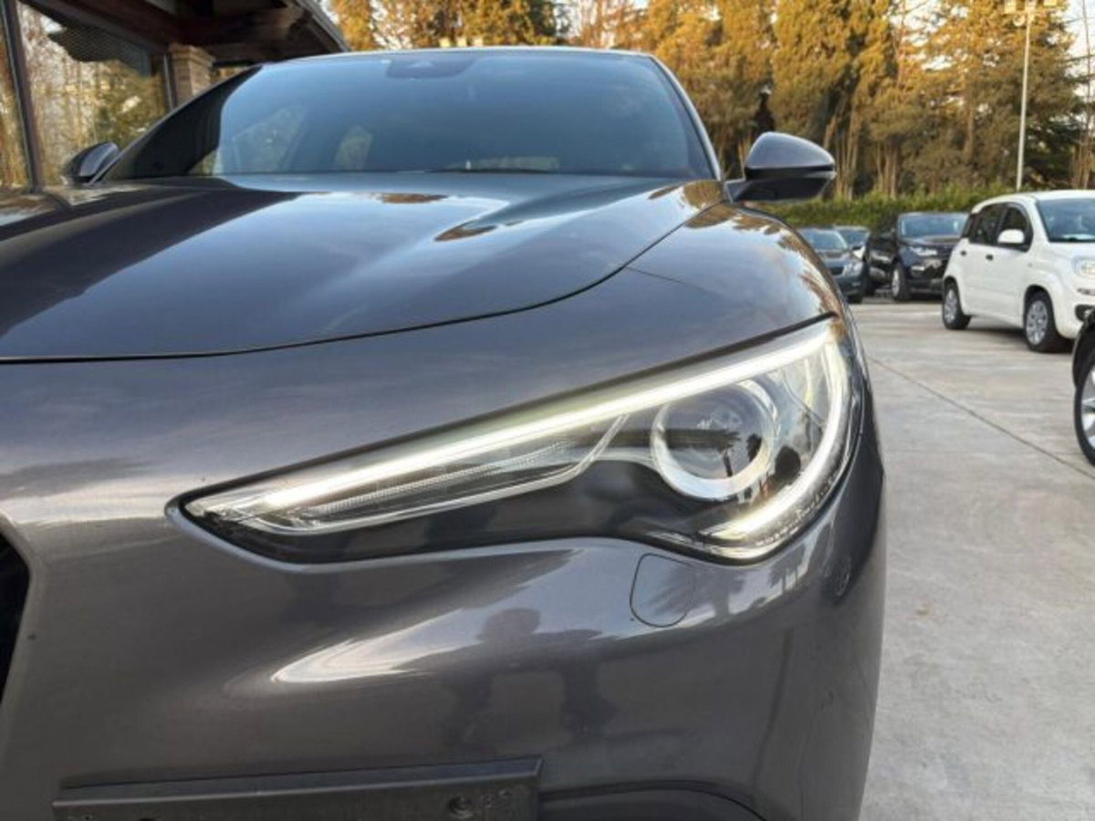 Alfa Romeo Stelvio Stelvio 2.2 Turbodiesel 160 CV AT8 RWD Sprint (2)
