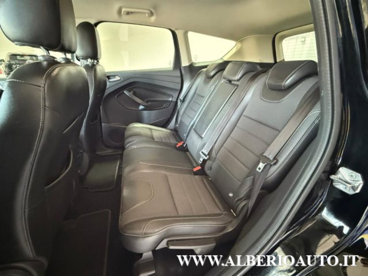 Ford Kuga 2.0 TDCI 150 CV S&S 4WD Titanium (10)