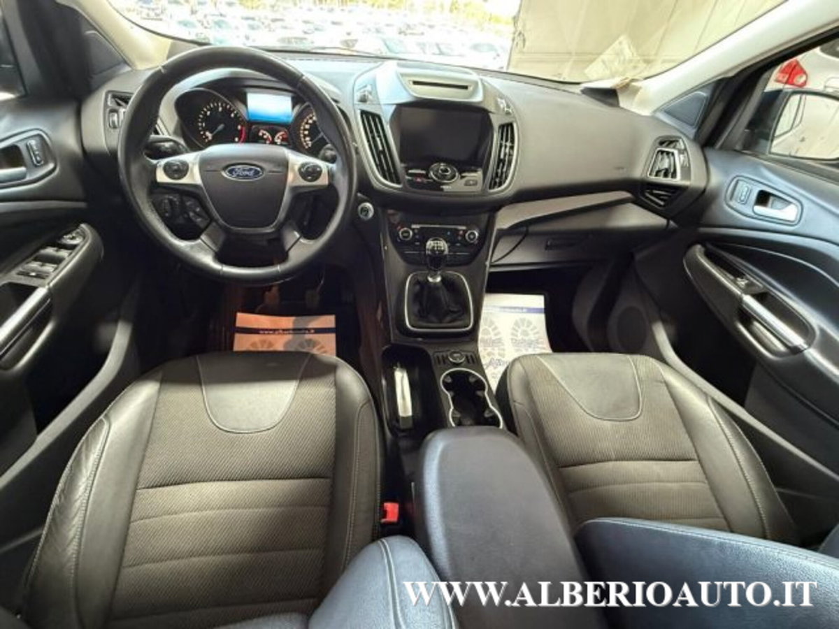 Ford Kuga 2.0 TDCI 150 CV S&S 4WD Titanium (11)