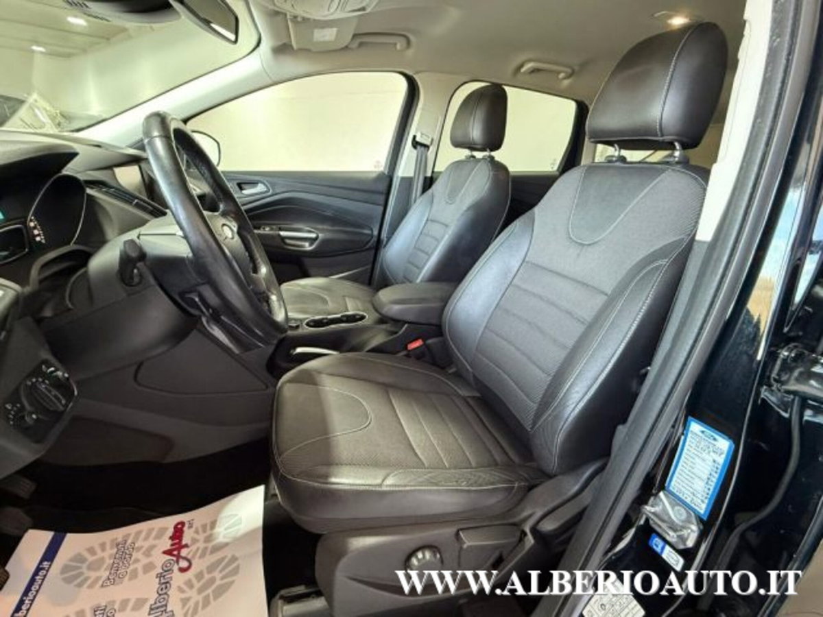 Ford Kuga 2.0 TDCI 150 CV S&S 4WD Titanium (12)