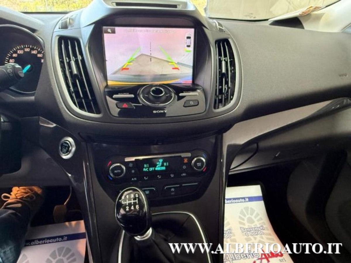 Ford Kuga 2.0 TDCI 150 CV S&S 4WD Titanium (15)