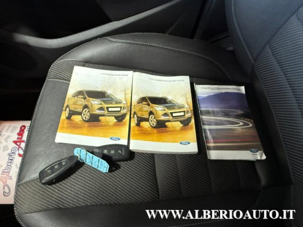 Ford Kuga 2.0 TDCI 150 CV S&S 4WD Titanium (17)