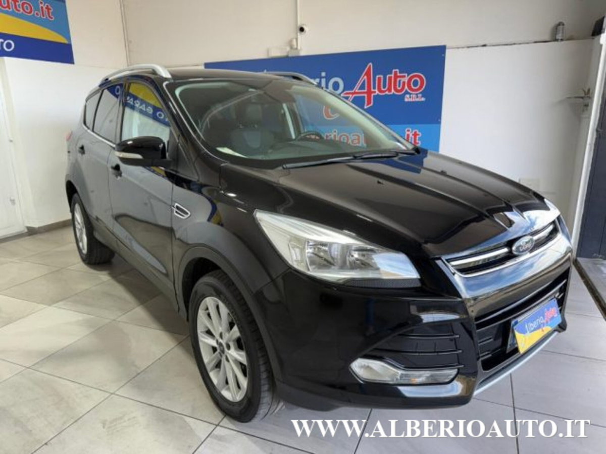 Ford Kuga 2.0 TDCI 150 CV S&S 4WD Titanium (3)