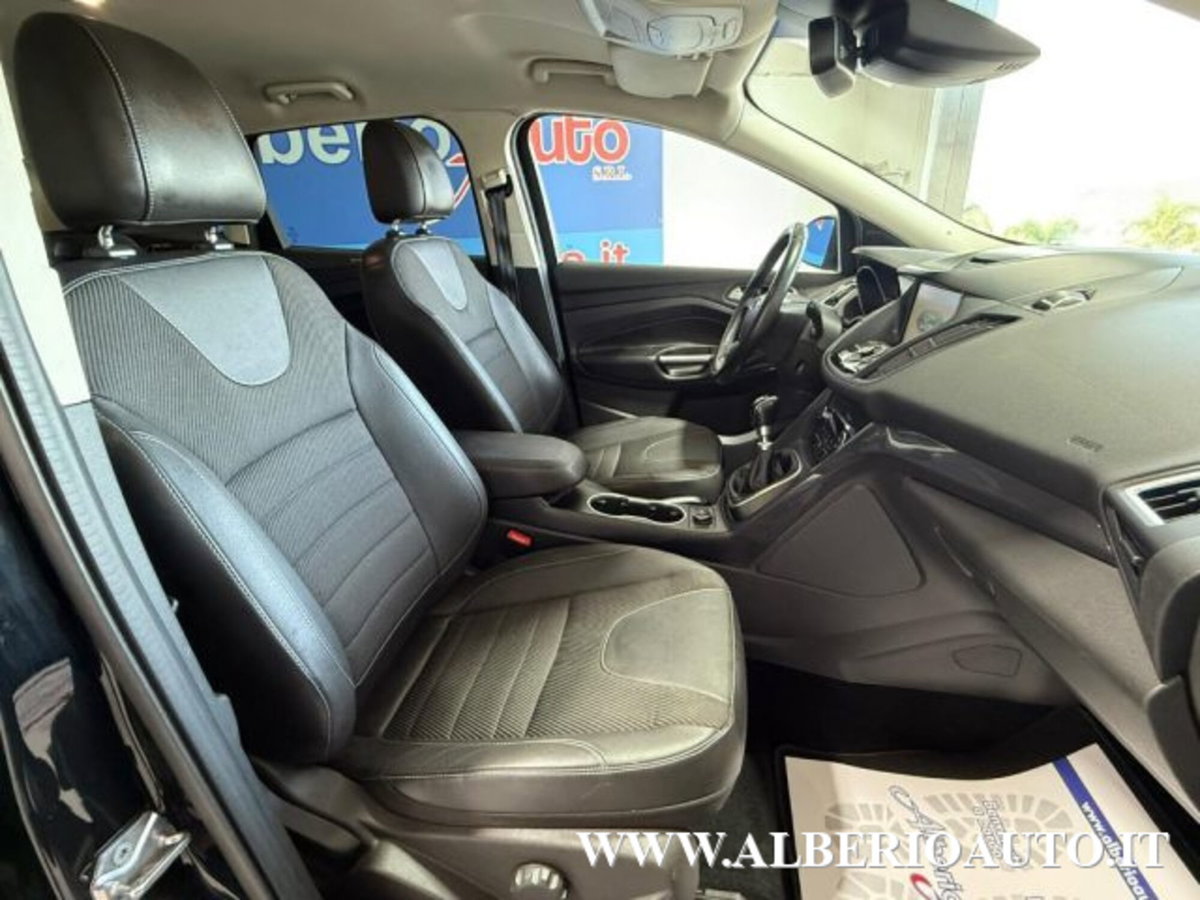 Ford Kuga 2.0 TDCI 150 CV S&S 4WD Titanium (7)