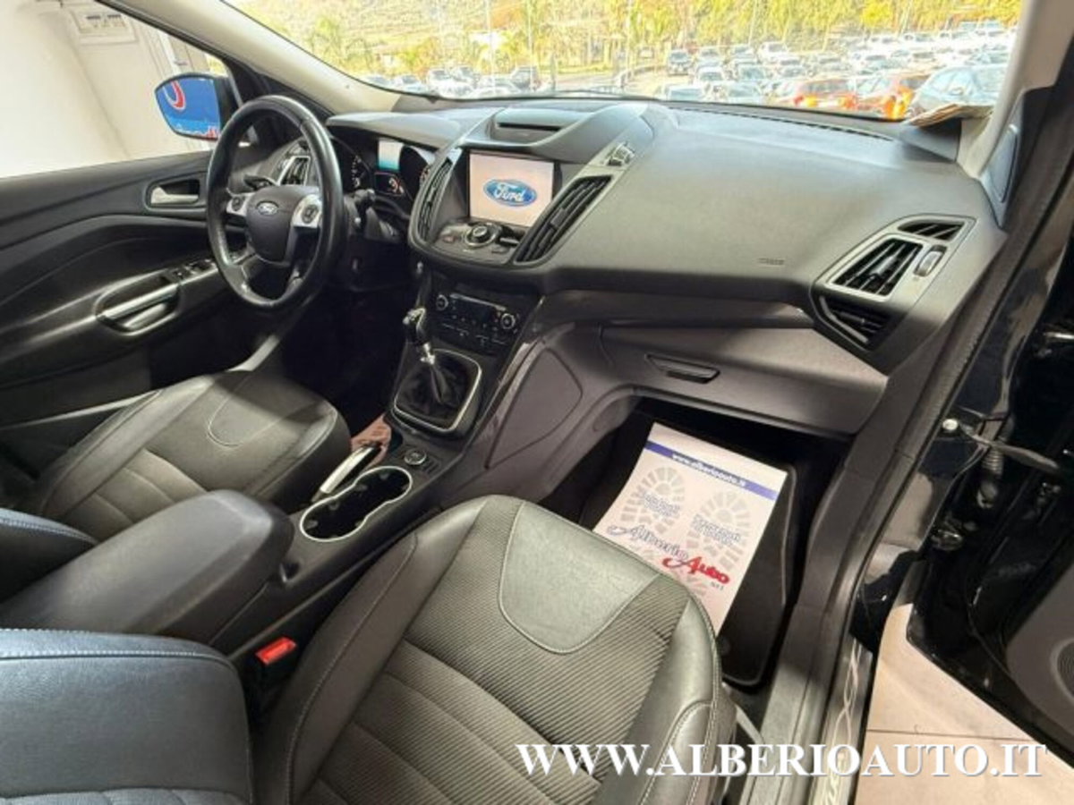 Ford Kuga 2.0 TDCI 150 CV S&S 4WD Titanium (8)