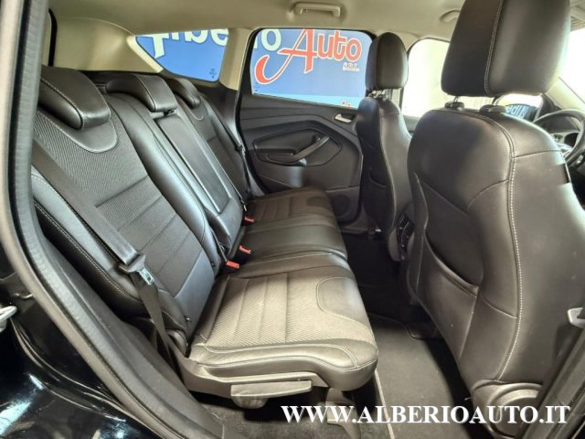 Ford Kuga 2.0 TDCI 150 CV S&S 4WD Titanium (9)