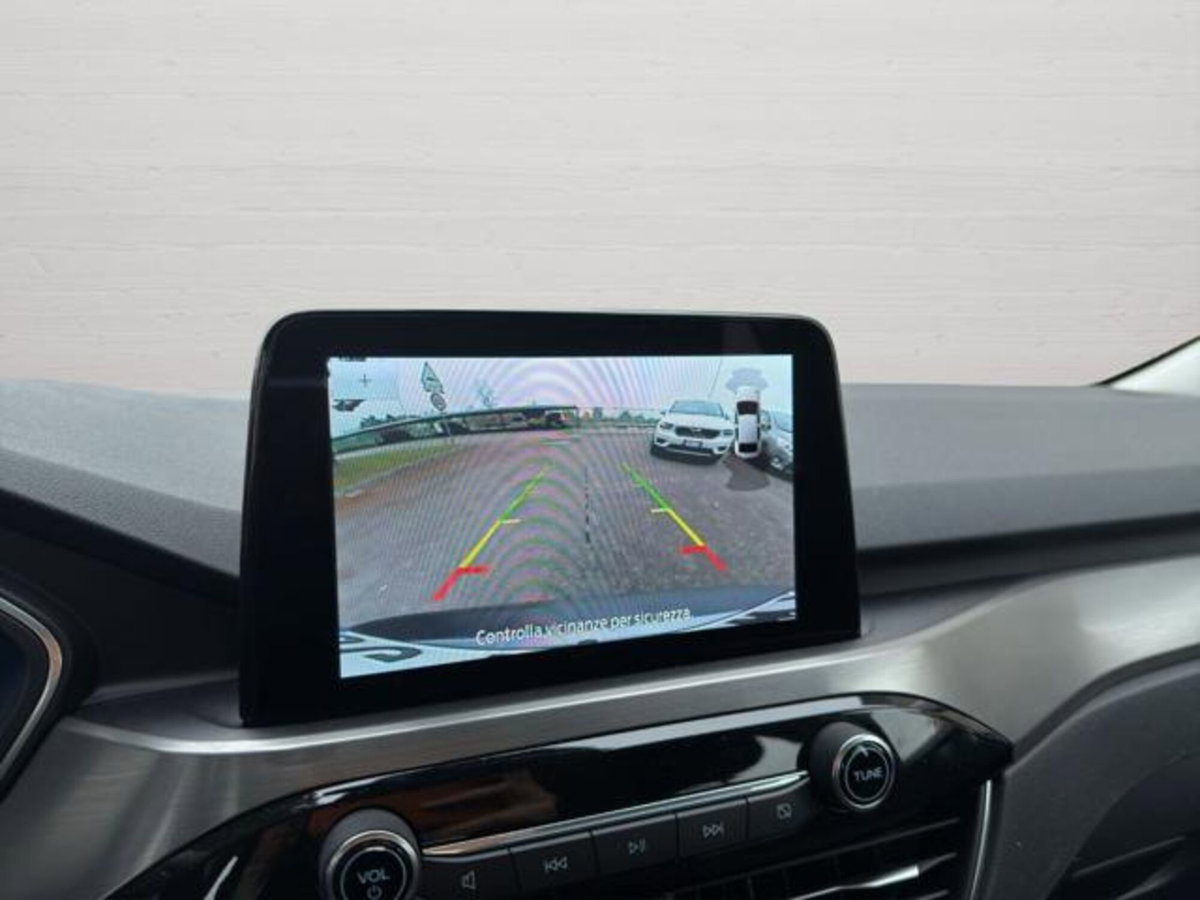 Ford Kuga 2.0 EcoBlue Hybrid 150 CV 2WD Titanium (9)