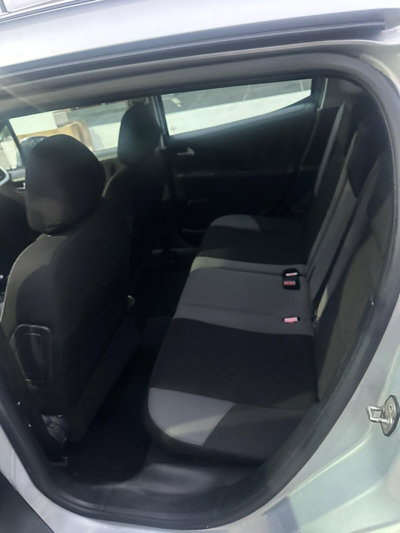 Peugeot 207 SW VTi 95CV ONE Line (10)