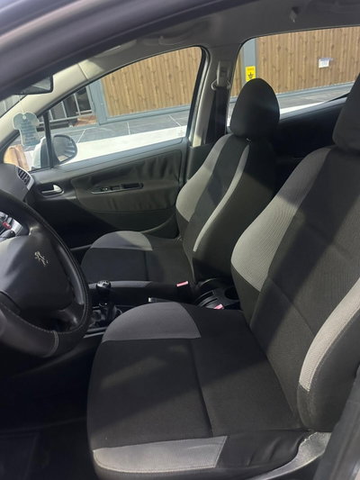 Peugeot 207 SW VTi 95CV ONE Line (9)