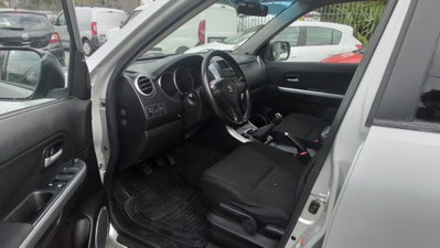 Suzuki Grand Vitara 1.9 DDiS 5 porte Crossover (3)
