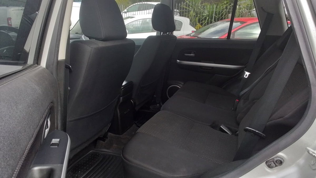 Suzuki Grand Vitara 1.9 DDiS 5 porte Crossover (5)