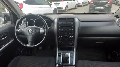 Suzuki Grand Vitara 1.9 DDiS 5 porte Crossover (7)