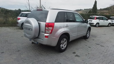 Suzuki Grand Vitara 1.9 DDiS 5 porte Crossover (8)