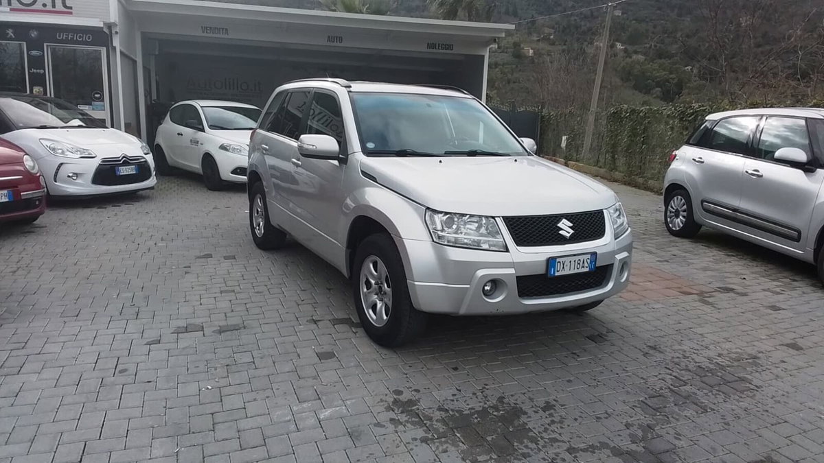 Suzuki Grand Vitara 1.9 DDiS 5 porte Crossover (9)