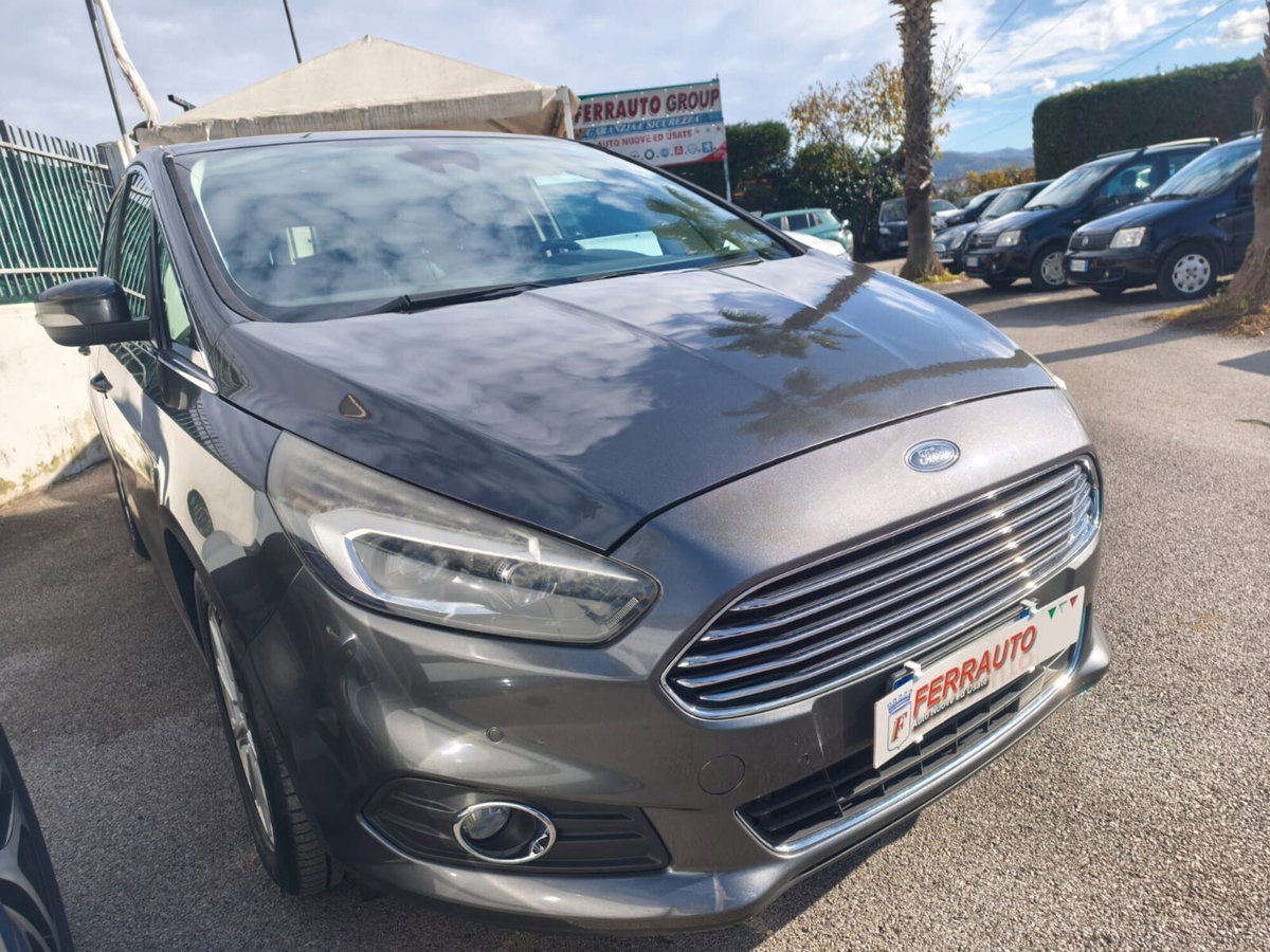 Ford S-Max 2.0 TDCi 150CV Start&Stop Powershift Titanium Business (17)