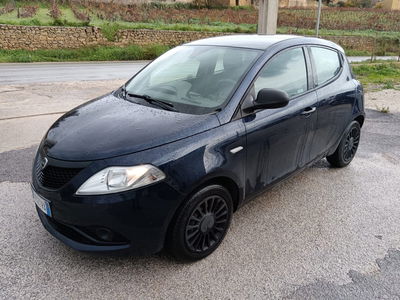 Lancia Ypsilon 1.2 69 CV 5 porte Silver usata