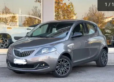 Lancia Ypsilon 1.0 FireFly 5 porte S&S Hybrid Ecochic Gold usata