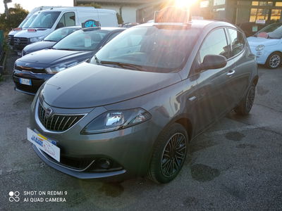 Lancia Ypsilon 1.0 FireFly 5 porte S&S Hybrid Gold Plus usata